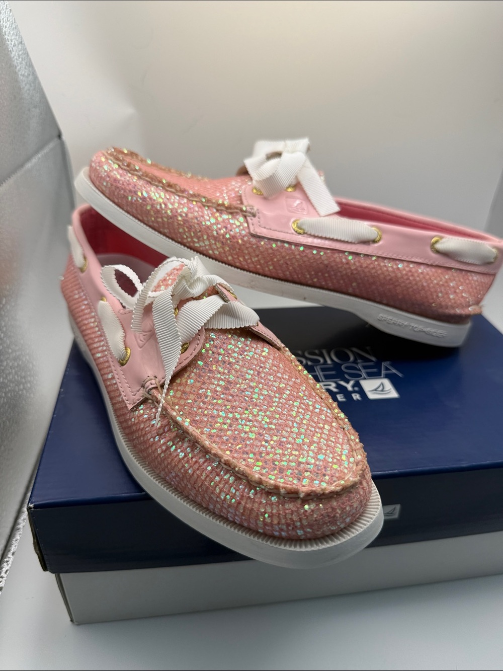 Sperry Pink Glitter Boat Shoes with Ribbon Laces 8 1/2 nib